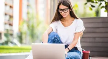 Cómo completar la inscripción Beca Progresar en 5 pasos simples. Imagen de Freepik.