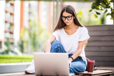 Cómo completar la inscripción Beca Progresar en 5 pasos simples. Imagen de Freepik.