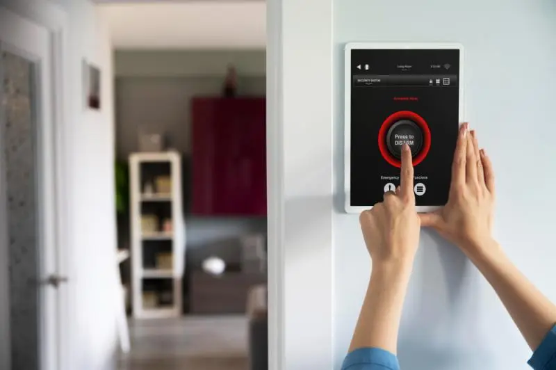 La Seguridad Electrónica Moderna: Protegiendo Tu Hogar En La Ciudad Con Tecnología Y Confianza Con SPS. Imagen de Freepik.