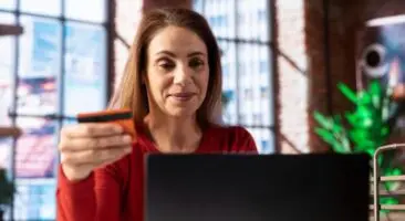 Solicitá Tu Tarjeta De Crédito BBVA 100% Online: Rápido, Seguro Y Sin Complicaciones. Imagen de Freepik.