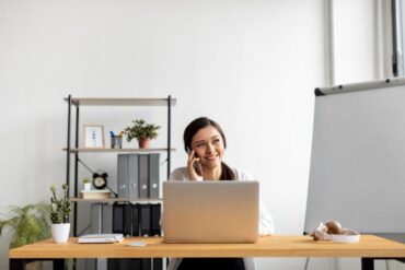 Ventajas De Tener Internet Por Fibra Óptica Directa En Casa (FTTH) Con Iplan. Imagen de Freepik.