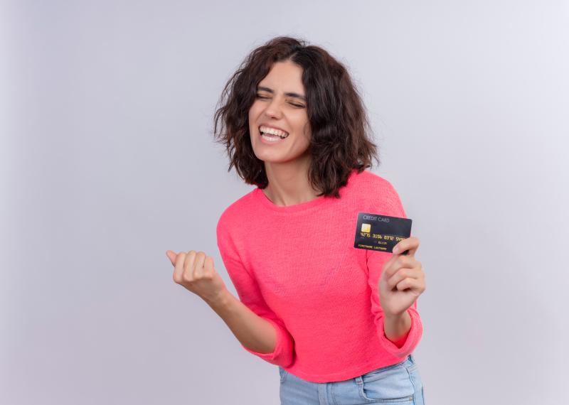 Cómo Sacar Su Tarjeta de Crédito. Imagen de Freepik.